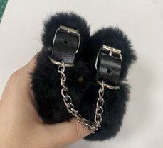 Черные наручники на цепи с меховой опушкой - Лунный свет - купить с доставкой в Астрахани