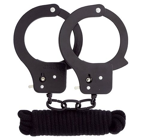 Чёрные наручники из листового металла в комплекте с веревкой BONDX METAL CUFFS LOVE ROPE SET - Dream Toys - купить с доставкой в Астрахани
